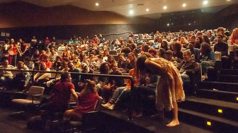 4° Festival de Teatro Adolescente “Vamos que Venimos Brasil” abre seleção para artistas e coletivos 