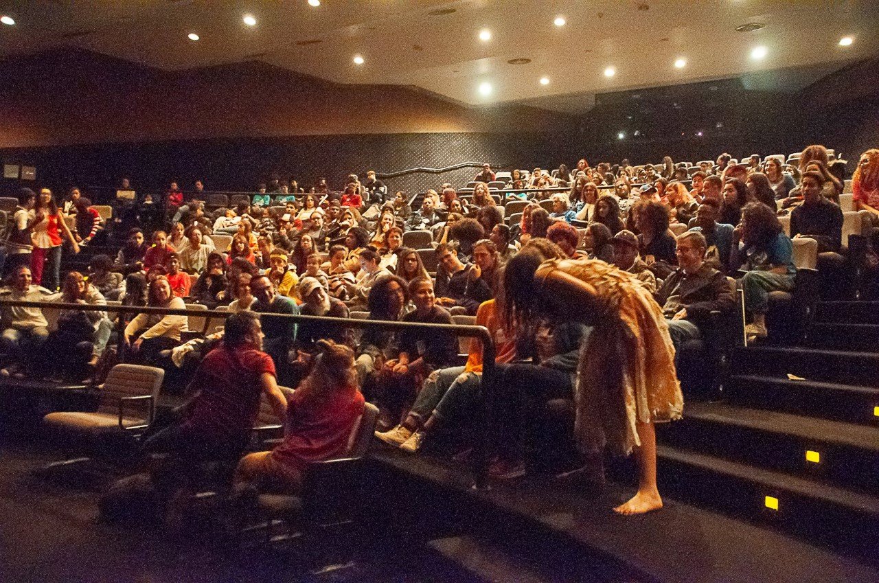 4° Festival de Teatro Adolescente “Vamos que Venimos Brasil” abre seleção para artistas e coletivos 