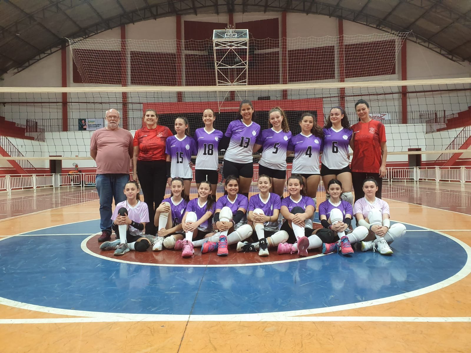 Equipes de Vôlei de Pedreira garantem vagas nas finais da Copa Jaguariúna e do Campeonato da Associação Desportiva Regional