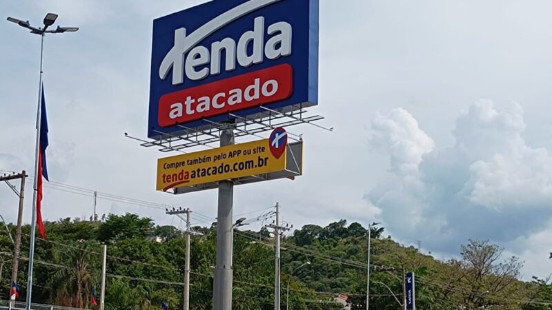 Vereadores prestigiam inauguração do Tenda Atacado em Amparo