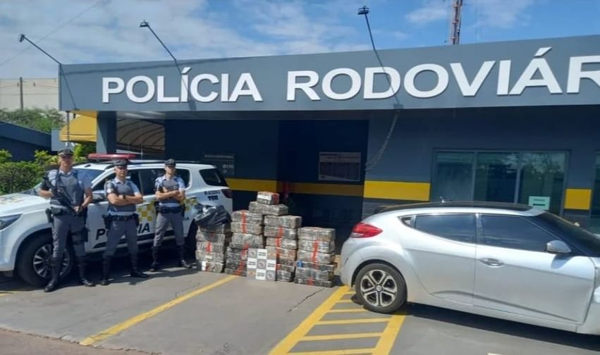 POLÍCIA RODOVIÁRIA APREENDE 510 QUILOS DE MACONHA NA SP 225. EM ITAPIRA