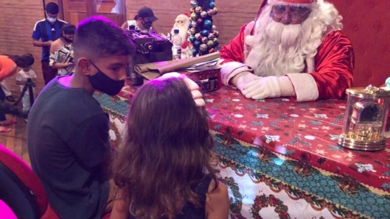 Papai Noel chega em Artur Nogueira nesta sexta e traz magia do NatalBom velhinho receberá visitas na Réplica da Estação, das 19h às 22h