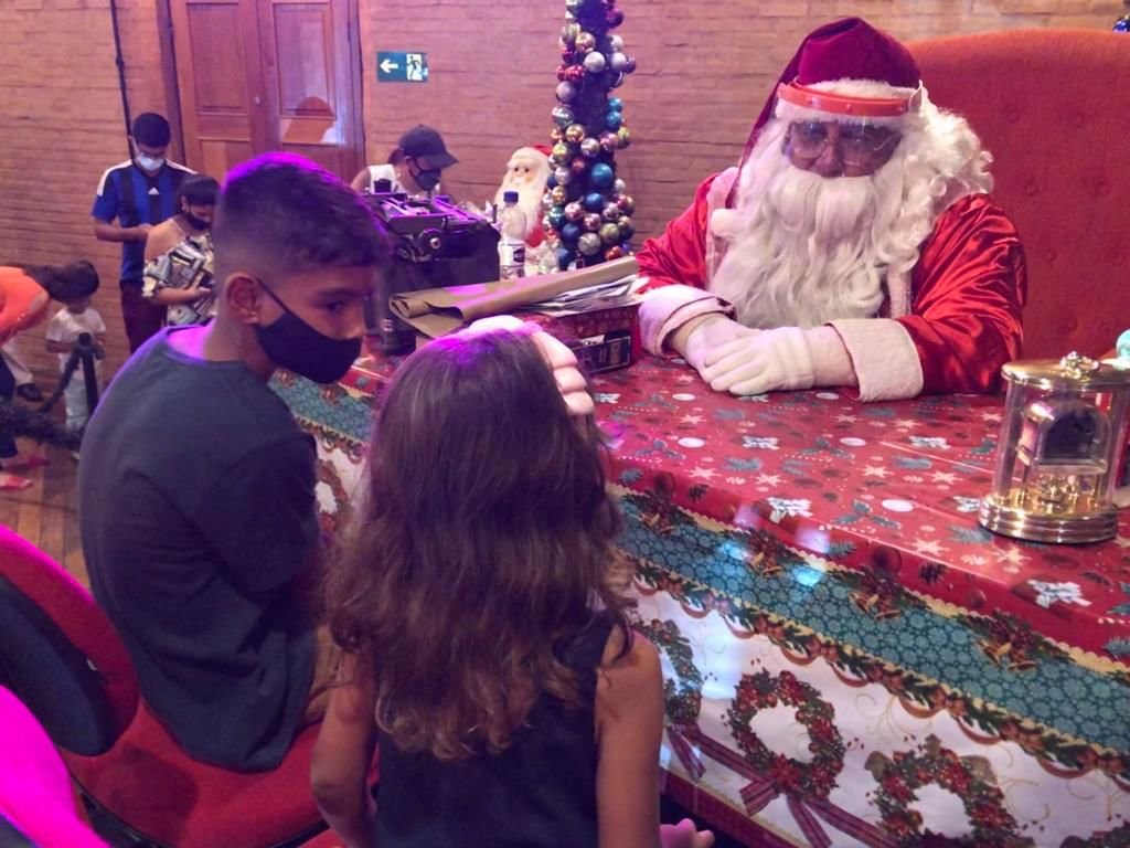 Papai Noel chega em Artur Nogueira nesta sexta e traz magia do NatalBom velhinho receberá visitas na Réplica da Estação, das 19h às 22h