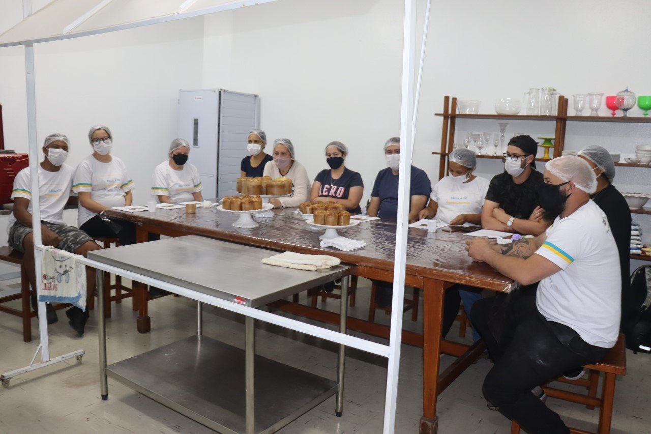 SERRA NEGRA – Encerrada primeira turma do Curso Panetones Doces e Panetones Salgados    