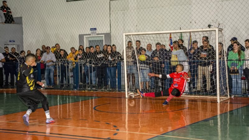 Prefeitura de Artur Nogueira abre inscrições para Campeonato de Futsal de Verão 2023Interessados devem se dirigir ao Ginásio de Esportes a partir desta quinta-feira (01); Número de equipes será limitado