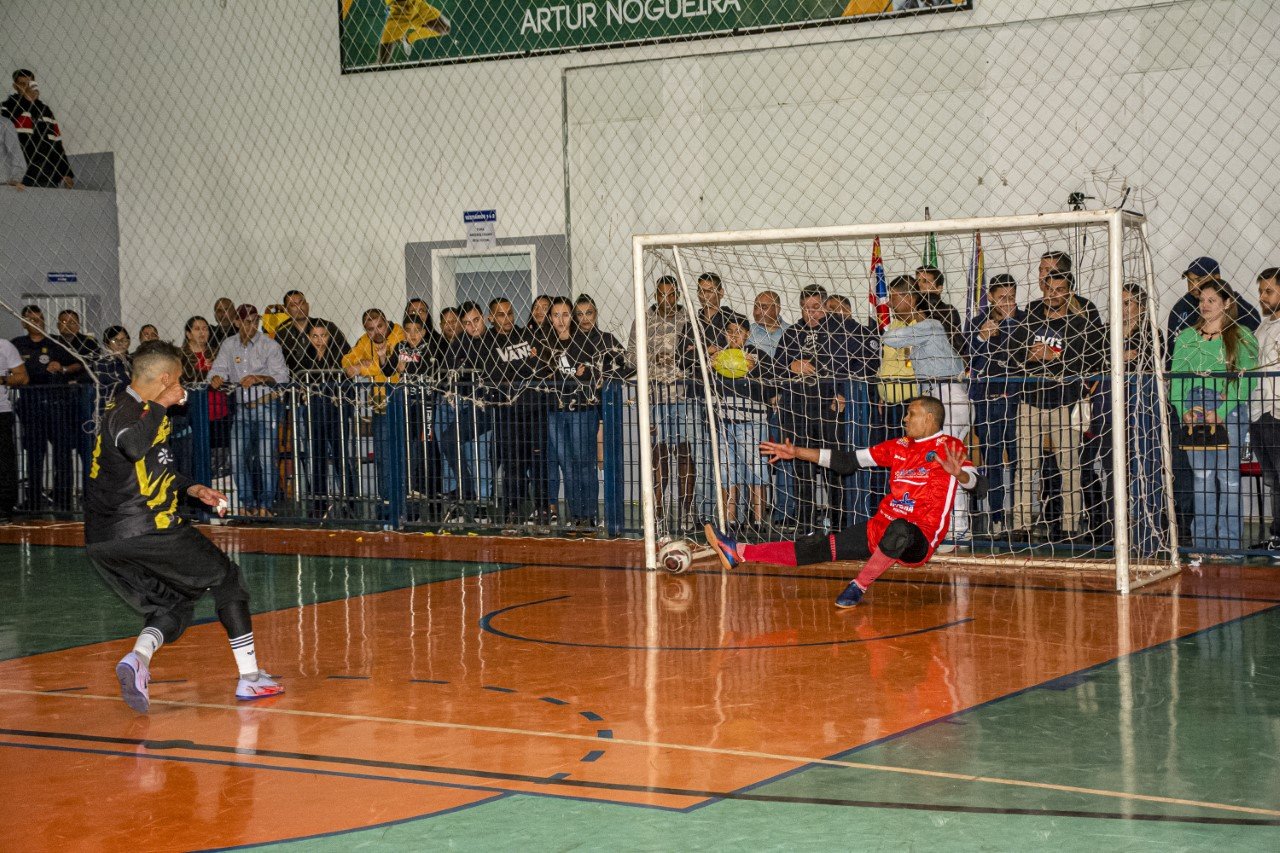 Prefeitura de Artur Nogueira abre inscrições para Campeonato de Futsal de Verão 2023Interessados devem se dirigir ao Ginásio de Esportes a partir desta quinta-feira (01); Número de equipes será limitado