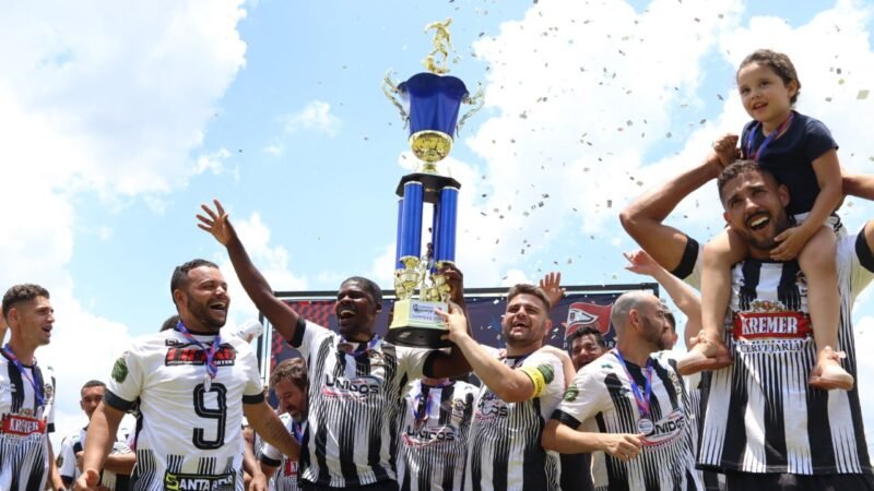 O Mocidade Unida é o campeão do futebol amador de Amparo. No domingo, 20, no campo do Rio Branco Esporte Clube, a equipe venceu o Esquadrilha da Fumaça e faturou o seu segundo Campeonato Varziano. A primeira conquista havia sido em 2.016.