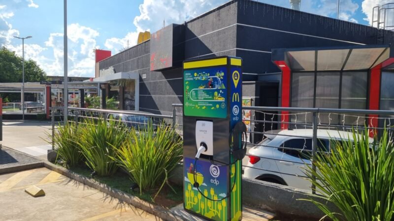 McDonald’s de Jaguariúna agora tem ponto de carregamento para carro elétrico