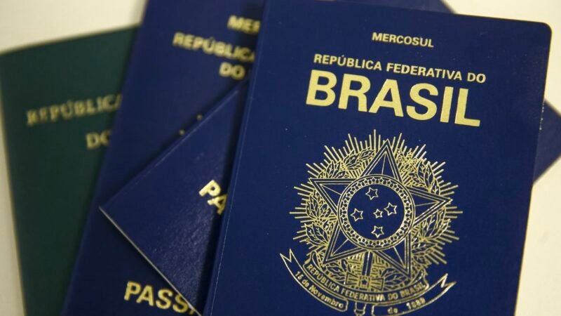 Polícia Federal anuncia normalização na emissão de passaportes