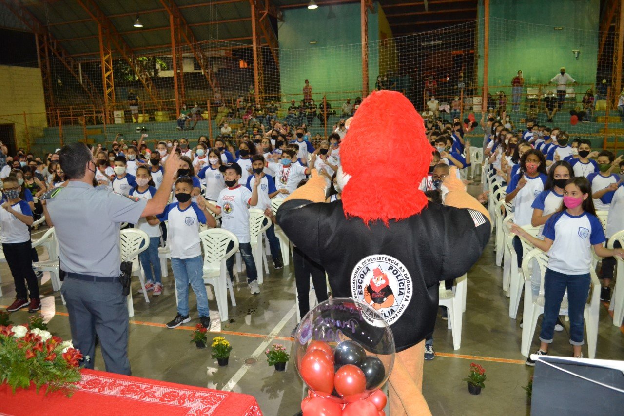 Polícia Militar e Secretaria de Educação entregam Certificados do PROERD 2022, nesta sexta-feira, 09 de dezembro
