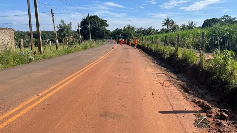 Pavimentação da Estrada São Bento entra em fase final em Artur Nogueira Trecho de 180 metros, próximo à divisa de Artur Nogueira e Cosmópolis, começou a ser asfaltado