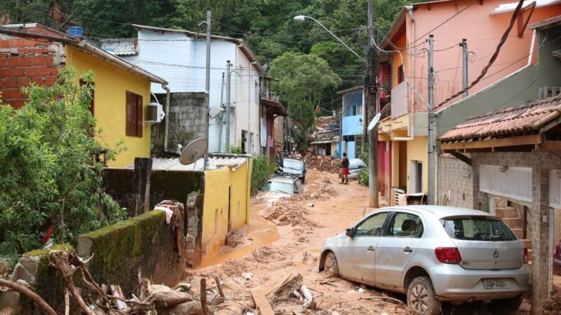 Seguradoras já resgataram 3 mil veículos no litoral norte paulista