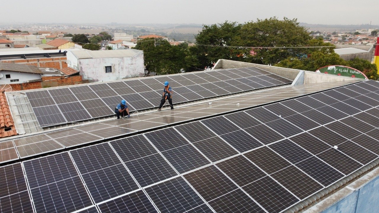 SISTEMA FOTOVOLTAICO ATRAI COMÉRCIO E PEQUENOS NEGÓCIOS