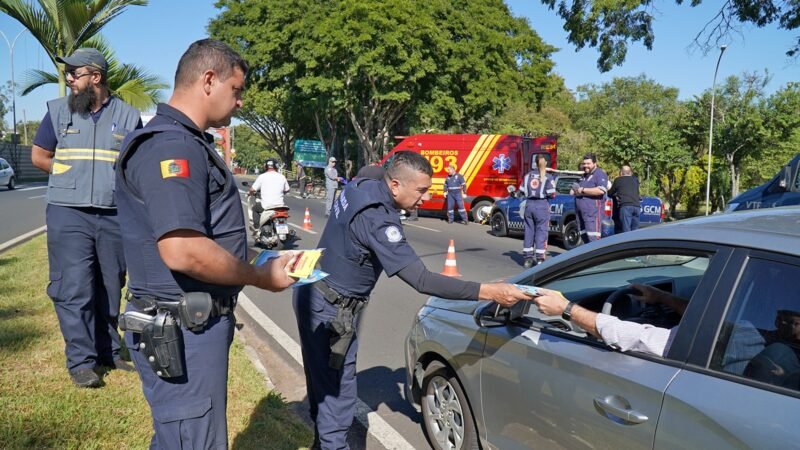 AÇÃO DA CAMPANHA MAIO AMARELO É REALIZADA EM MOGI GUAÇU