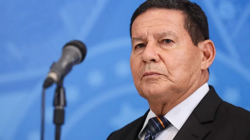 Mourão solicita “interdição” da cassação de Deltan Dallagnol