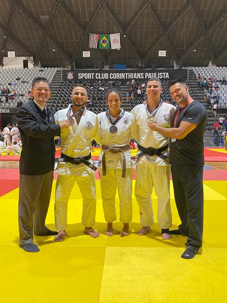 Atletas de base do Projeto Judô de Artur Nogueira conquistam medalha de ouro em campeonato.