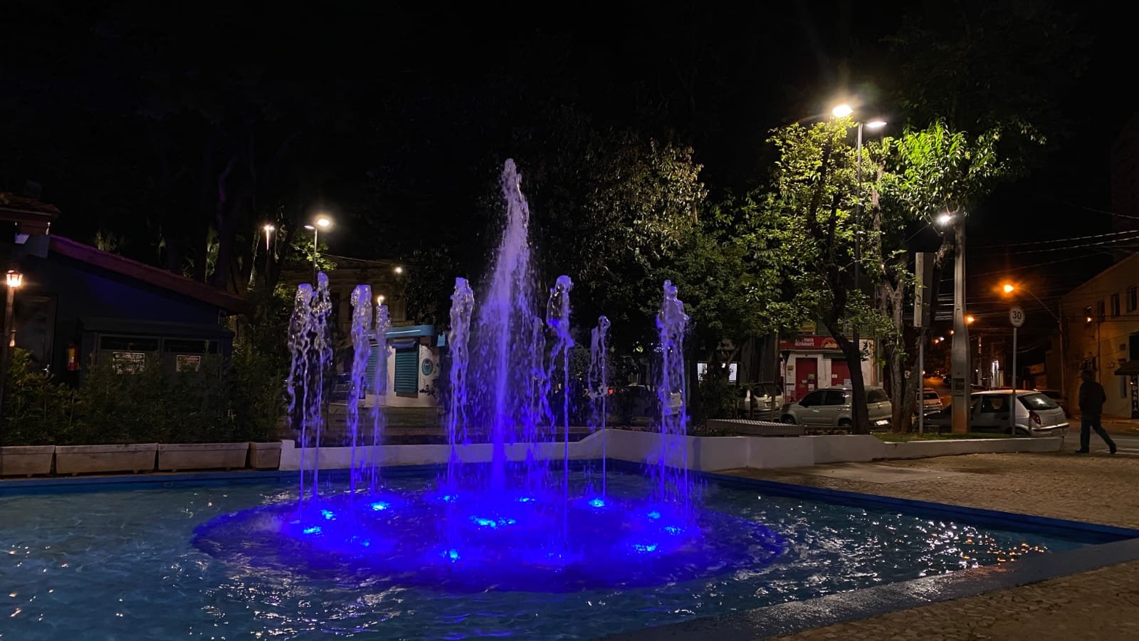 Prefeitura de Amparo realiza Espetáculo das Águas na Praça Pádua Salles
