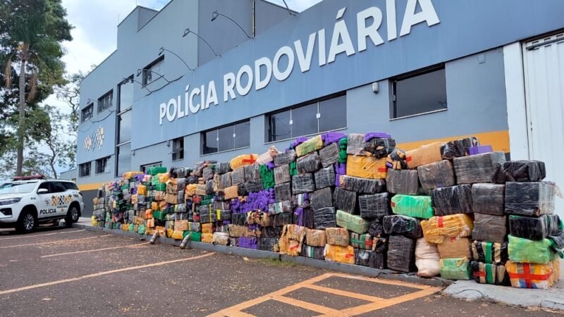 PMs rodoviários apreendem 3,5 toneladas de maconha em Jaú