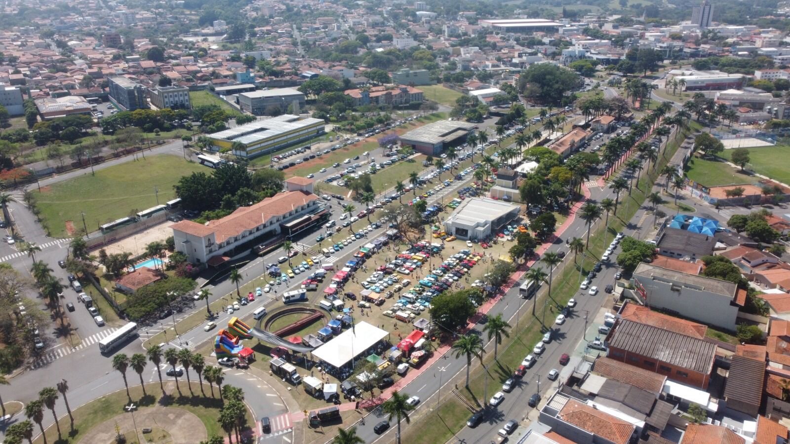 NESTE DOMINGO TEM ENCONTRO ANUAL DE CARROS ANTIGOS NO CENTRO CULTURAL