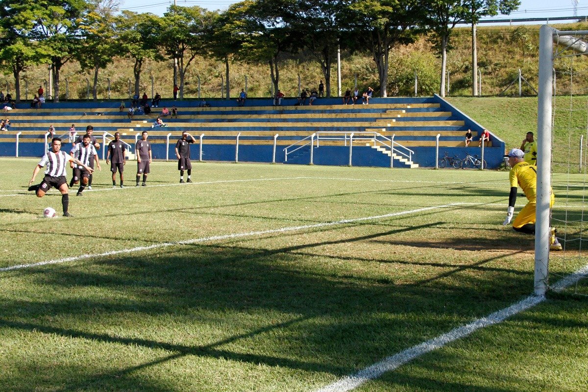 DOIS JOGOS COMPLEMENTARES FECHAM RODADAS 1 E 2 DO CAMPEONATO MUNICIPAL DE FUTEBOL VETERANOS