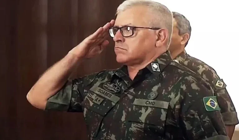 General: “Reforma é passo para acabar com as Forças Armadas”Governo planeja reforma na previdência dos militares para cessar déficit