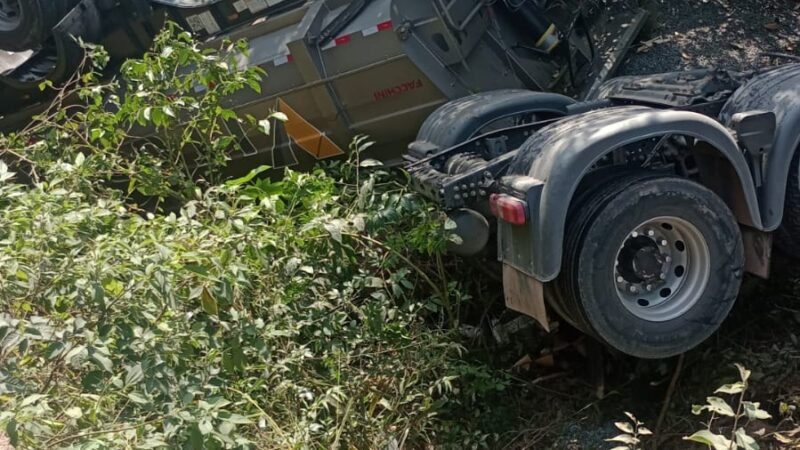 Acidente de Trânsito Envolvendo Carreta e Dois Carros em Itatiba