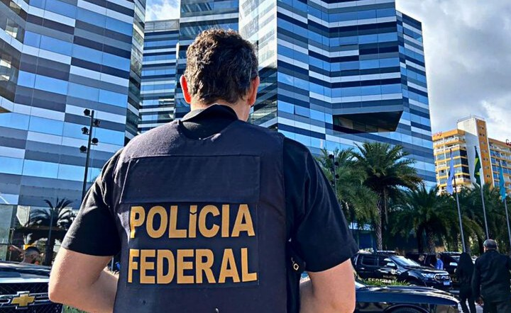 PF prende hacker suspeito de invadir sistemas da PF e de outras instituições internacionaisPoliciais federais cumpriram um mandado de busca e apreensão e um de prisão preventiva em Belo Horizonte/MG