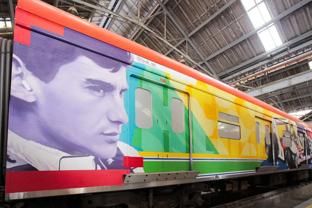 A história de Ayrton Senna vira galeria de arte em trem da CPTM