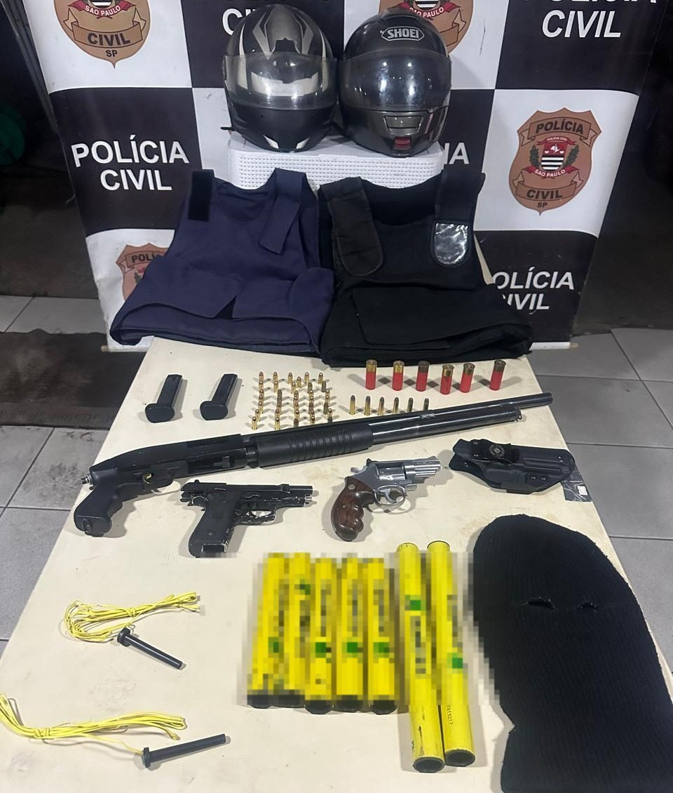 Grupo especializado em roubo de cargas é preso com armas e dinamites em imóvel na zona sul de SP