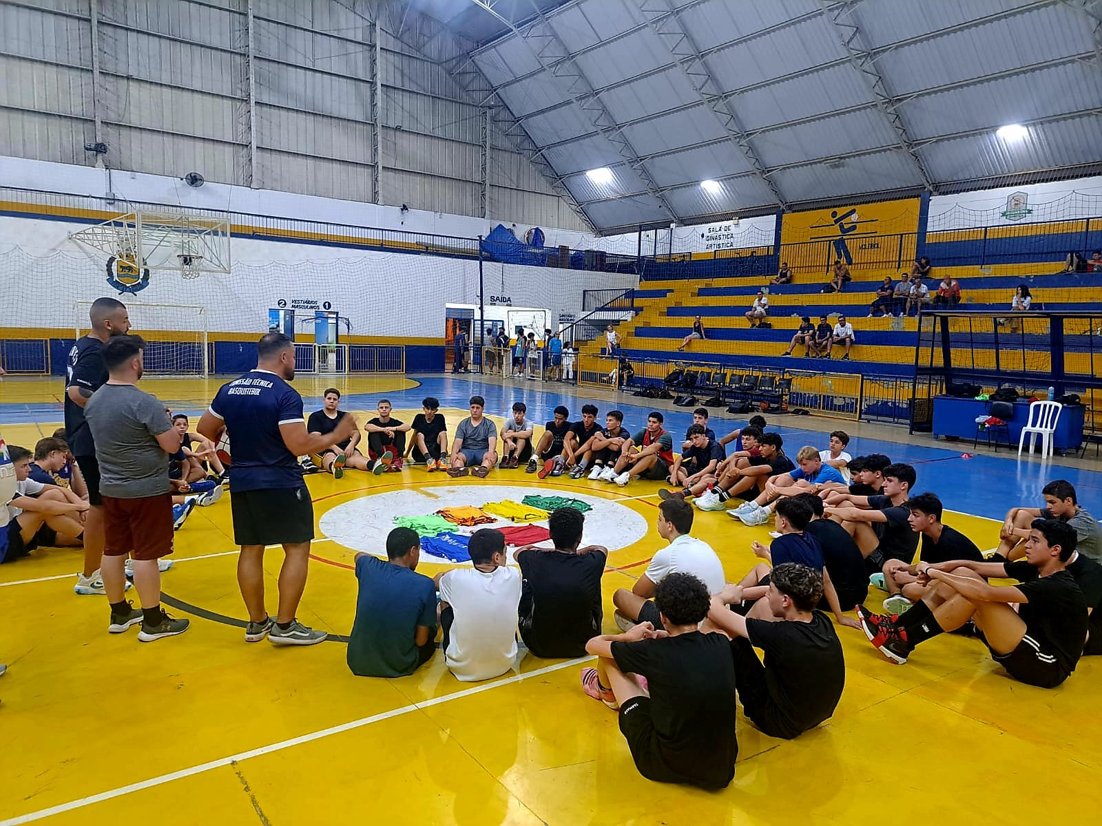 SELETIVAS DE BASQUETE E FUTEBOL DA PEFEITURA ATRAEM MAIS DE 150 JOVENS