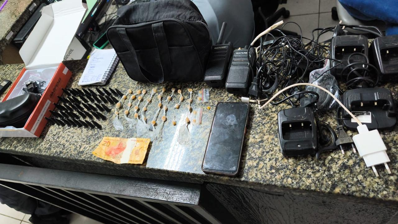 Guarda Municipal apreende drogas e rádio comunicadores em casa abandonada em Jaguariúna