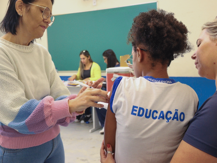 JAGUARIÚNA INICIA CAMPANHA DE VACINAÇÃO NAS ESCOLAS MUNICIPAIS