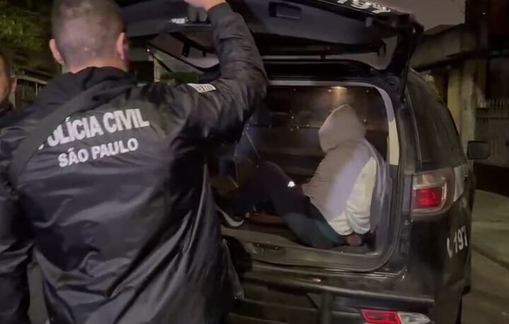Polícia cumpre mais de 60 mandados contra quadrilha especializada em roubos a condomínios de luxoAté o momento, 15 envolvidos foram presos; operação ocorre na capital e em cidades da região metropolitana