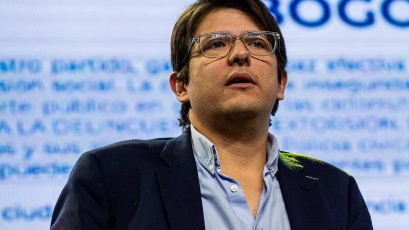 A ESQUERDA QUER DOMINAR O MUNDO – 🇨🇴 MORRE SENADOR COLOMBIANO BALEADO EM COMÍCIO NA CAPITAL 🚨