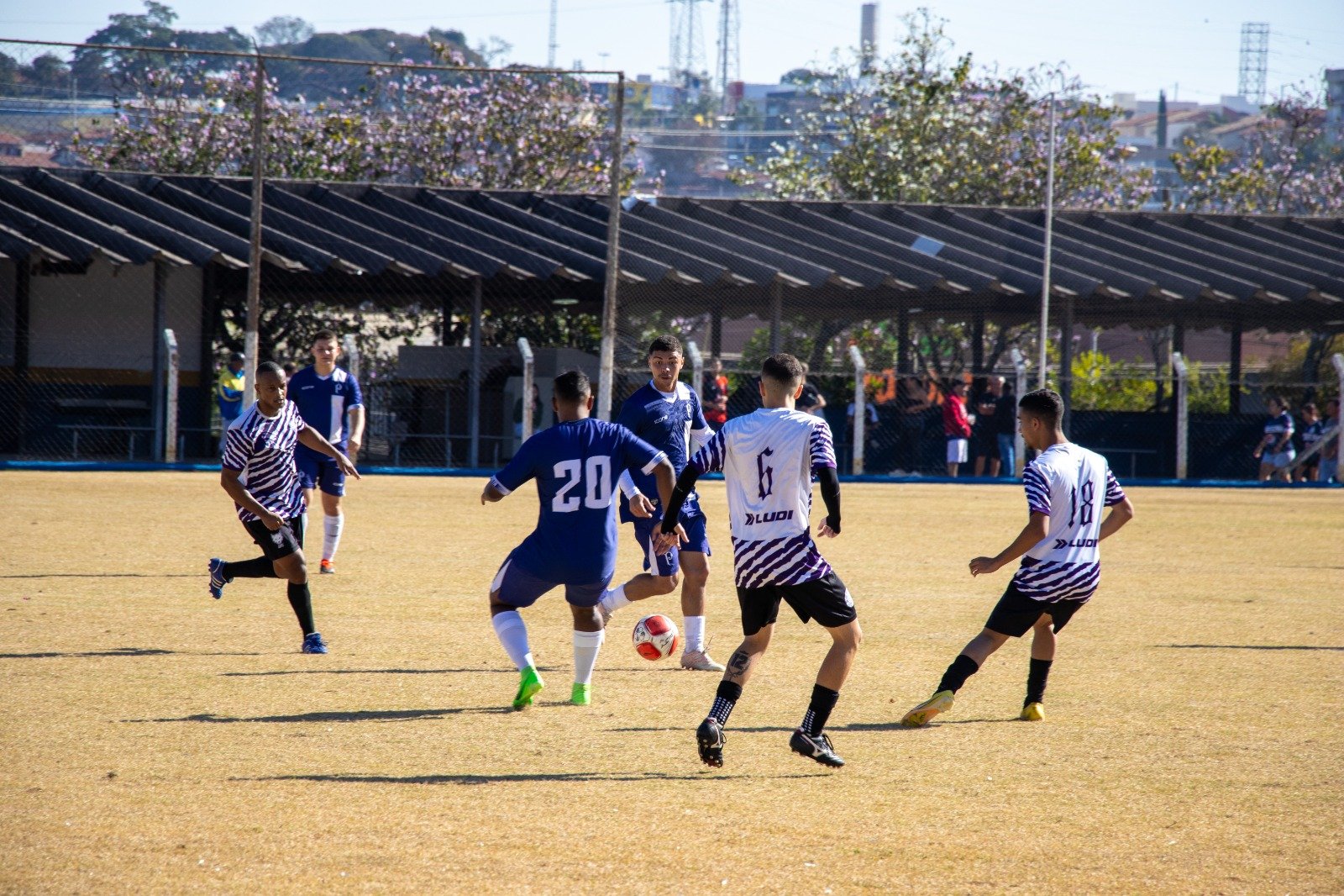 JUVENTUDE DE JAGUARIÚNA MARCA MAIS QUE O VASCO E FECHA A RODADA COM 12 A 0 .