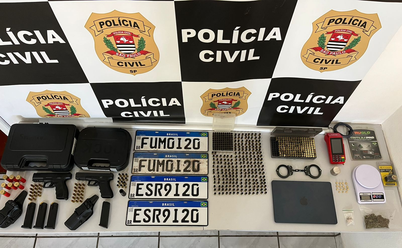 Polícia Civil deflagra “Operação Dublê” em Monte Alegre do Sul e apreende armas, munições e drogas