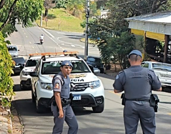 Mulher é mantida em cárcere privado com bebê por mais de 10 horas em Pedreira; agressor é preso pela Polícia Militar