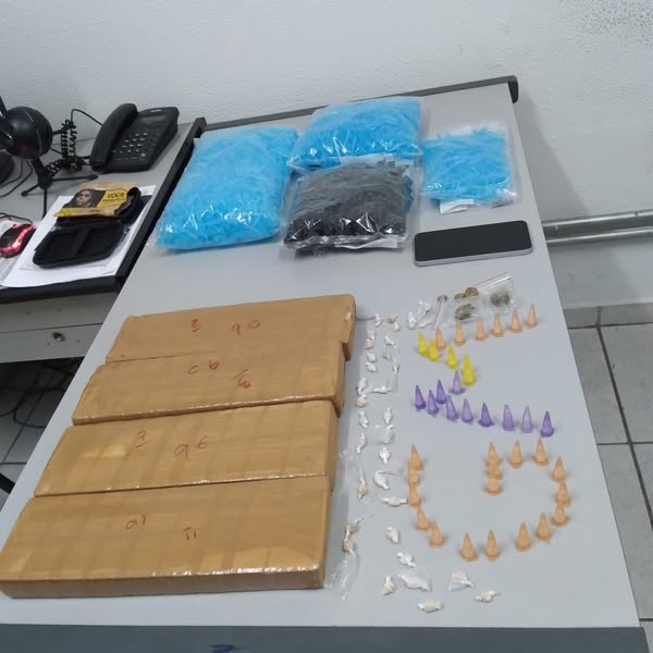 🚨 ROMU DE PEDREIRA PRENDE TRAFICANTE COM QUASE 4 KG DE DROGAS 🚨