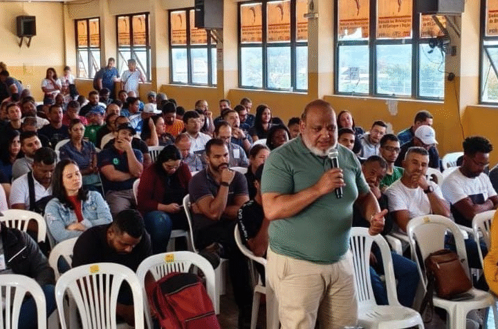 Presidente do SEEMG aponta adoecimento da categoria durante Seminário de Saúde e Segurança do Trabalho