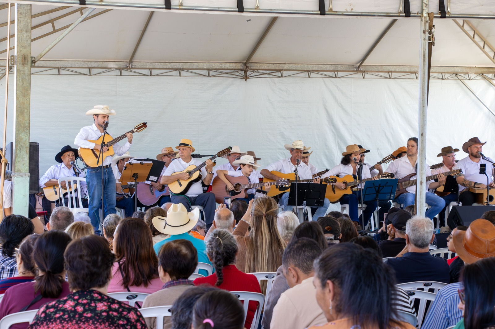 DOMINGO TEM ‘CAFÉ COM VIOLA’ NA ESTAÇÃO DE GUEDES