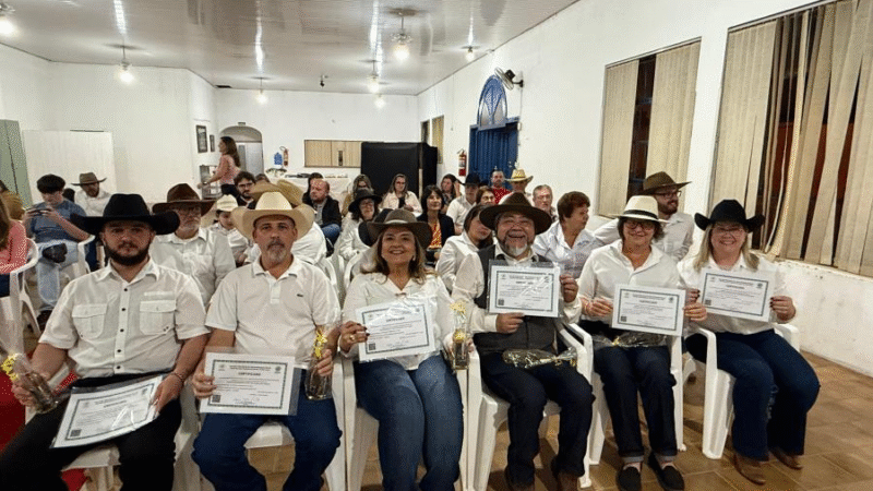 Formatura marca conclusão da 3ª turma do curso de viola caipira em Monte Alegre do Sul