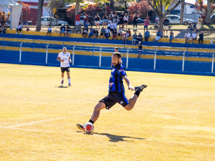TAÇA PRATA DO AMADORZÃO TERÁ OITO JOGOS NO FIM DE SEMANAO Campeonato Amador de Futebol – Amadorzão 2025, promovido pela Secretaria de Esportes, Juventude e Lazer de Jaguariúna tem sequência neste final de semana com 8 jogos agendados pela 8ª rodada da Taça Prata.