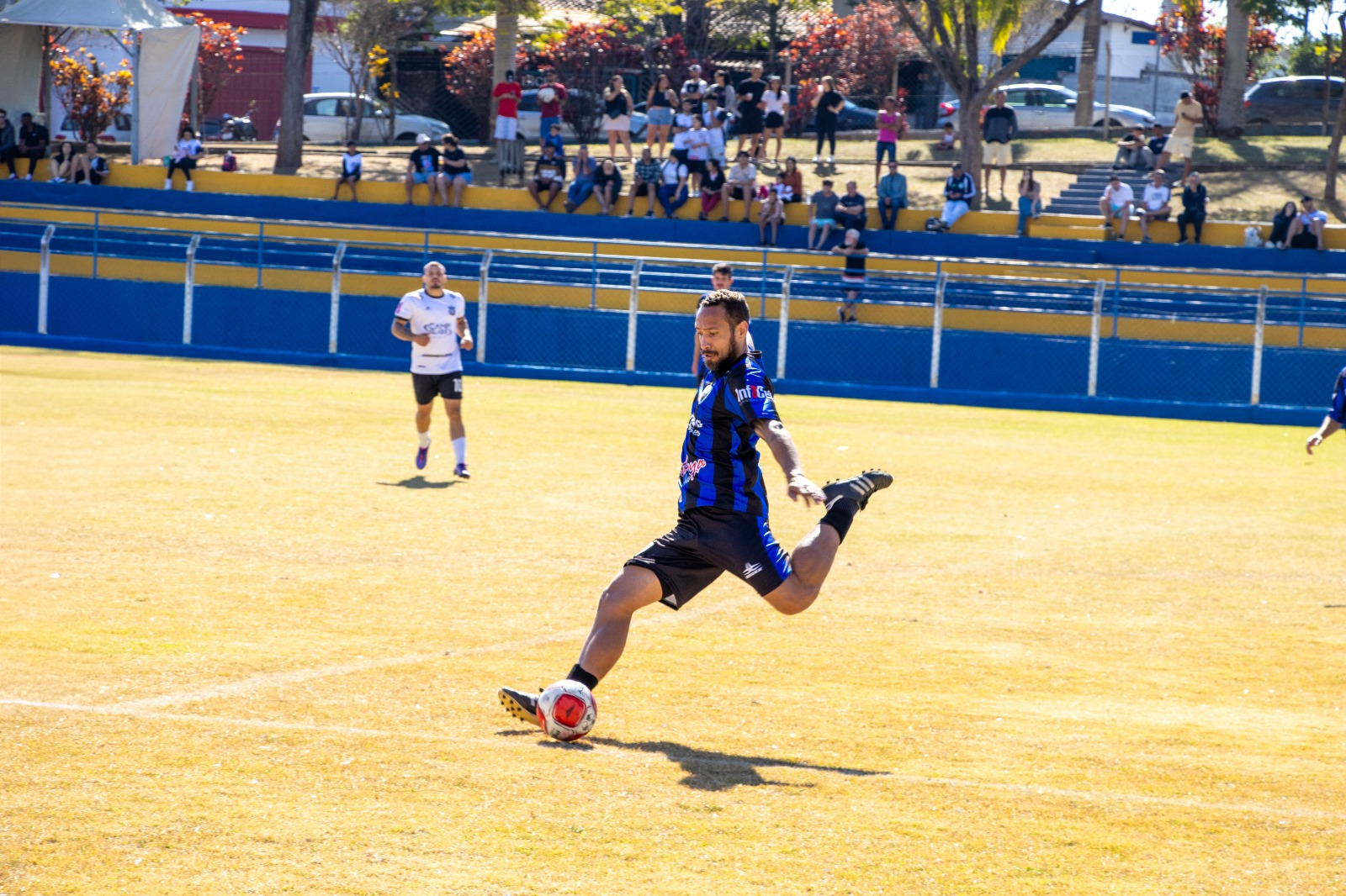 TAÇA PRATA DO AMADORZÃO TERÁ OITO JOGOS NO FIM DE SEMANAO Campeonato Amador de Futebol – Amadorzão 2025, promovido pela Secretaria de Esportes, Juventude e Lazer de Jaguariúna tem sequência neste final de semana com 8 jogos agendados pela 8ª rodada da Taça Prata.