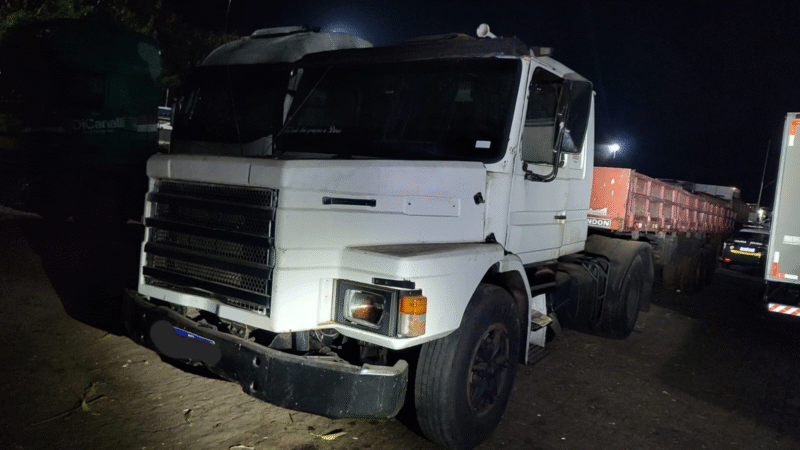 Caminhão furtado é recuperado pela Polícia Rodoviária em Limeira