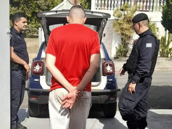 🚨 CÁRCERE PRIVADO EM VALINHOS: FILHO É PRESO POR MANTER OS PAIS REFÉNS E FURTAR VEÍCULO PARA PAGAR DÍVIDAS DE JOGO 🚨