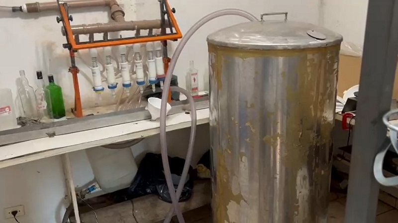 Polícia Civil realiza operação contra falsificação de bebidas em Americana