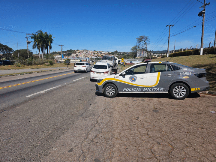 🚔 Polícia Rodoviária apreende veículo com mais de 200 multas em Itatiba