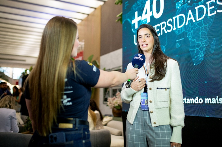 UniFAJ e UniMAX lançam graduação inédita em Inteligência Artificial, durante Congresso Brasileiro das Mulheres na Energia