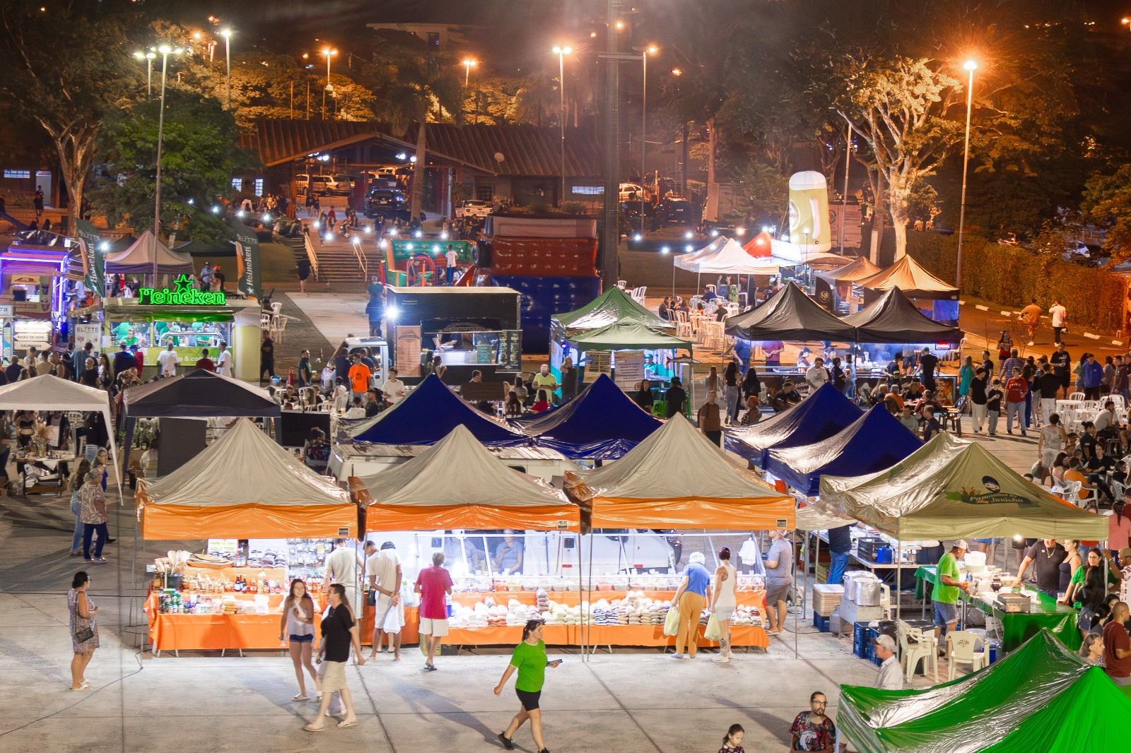 HOJE TEM ‘FLASH BACK’ NA FEIRA NOTURNA DO PARQUE SANTA MARIA