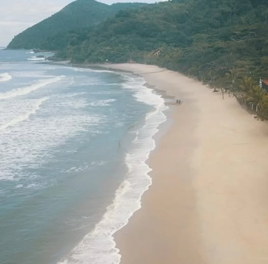 Afogamento na Prainha Branca, em Guarujá, chama atenção para riscos do mar sem sinalização e guarda-vidas